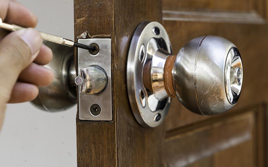 combien coute un serrurier pour ouvrir une porte Livry-Gargan